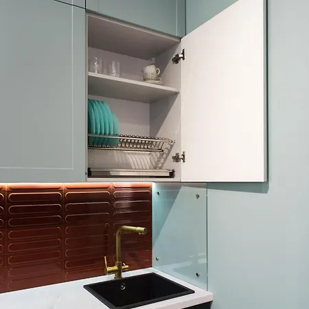 Elizabeth Apartment *